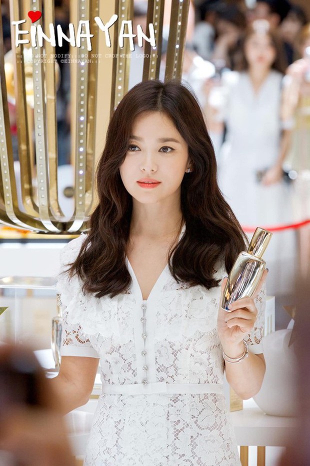 “Nóng trước lạnh sau” - bí kíp rửa mặt chống lão hóa giúp Song Hye Kyo giữ vững nhan sắc tường thành - Ảnh 1. “Nóng trước lạnh sau” - bí kíp rửa mặt chống lão hóa giúp Song Hye Kyo giữ vững nhan sắc tường thành - Ảnh 1.